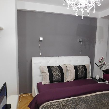 Velvet Lux Apartman Ni Kültér fotó