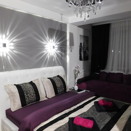 Velvet Lux Apartman Ni Kültér fotó