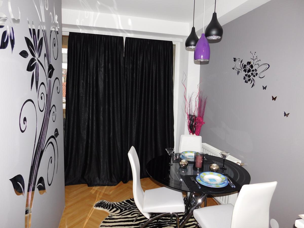 Velvet Lux Apartman Ni Kültér fotó