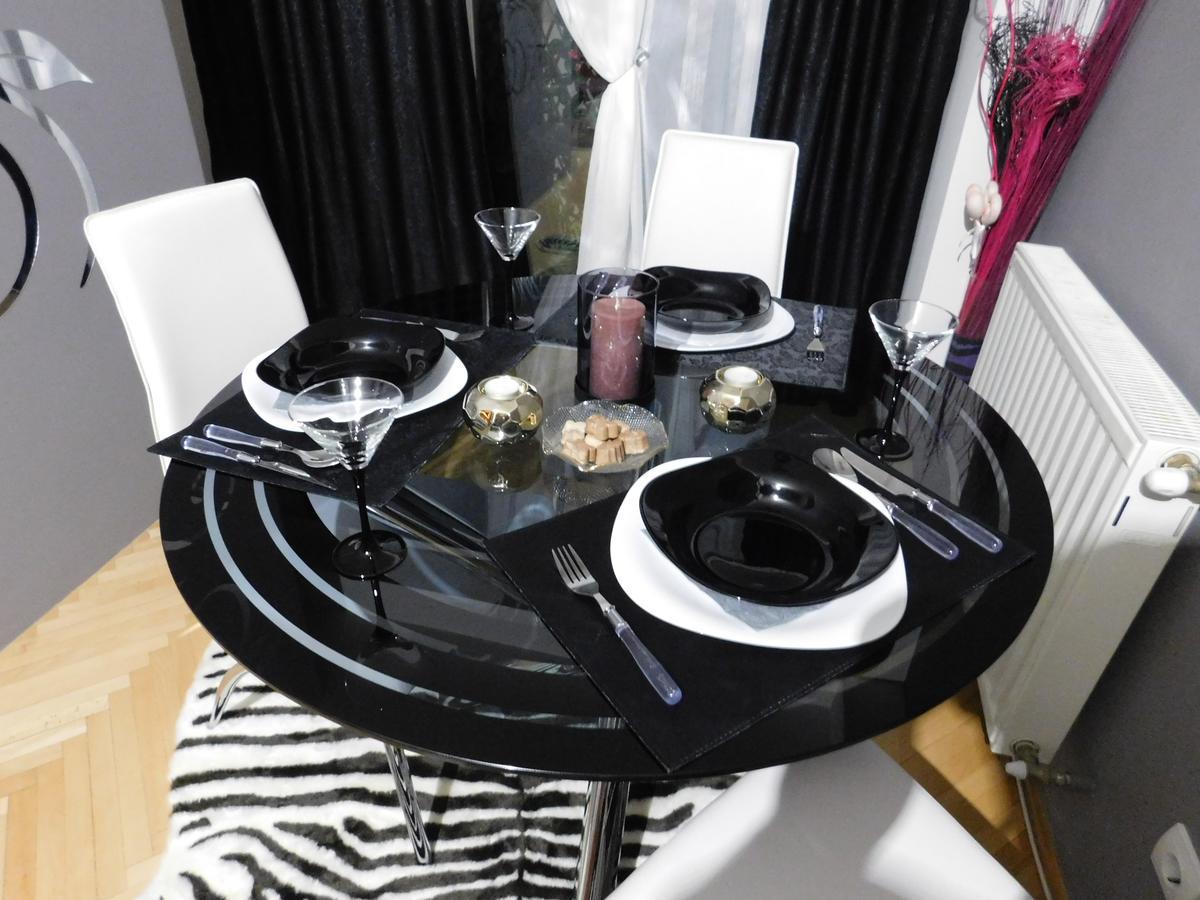 Velvet Lux Apartman Ni Kültér fotó