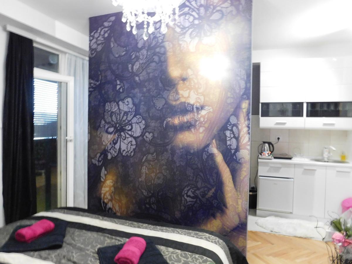Velvet Lux Apartman Ni Kültér fotó