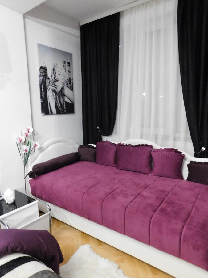 Velvet Lux Apartman Ni Kültér fotó