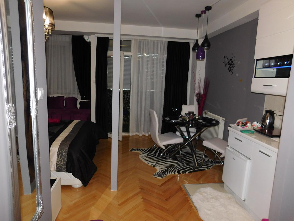 Velvet Lux Apartman Ni Kültér fotó