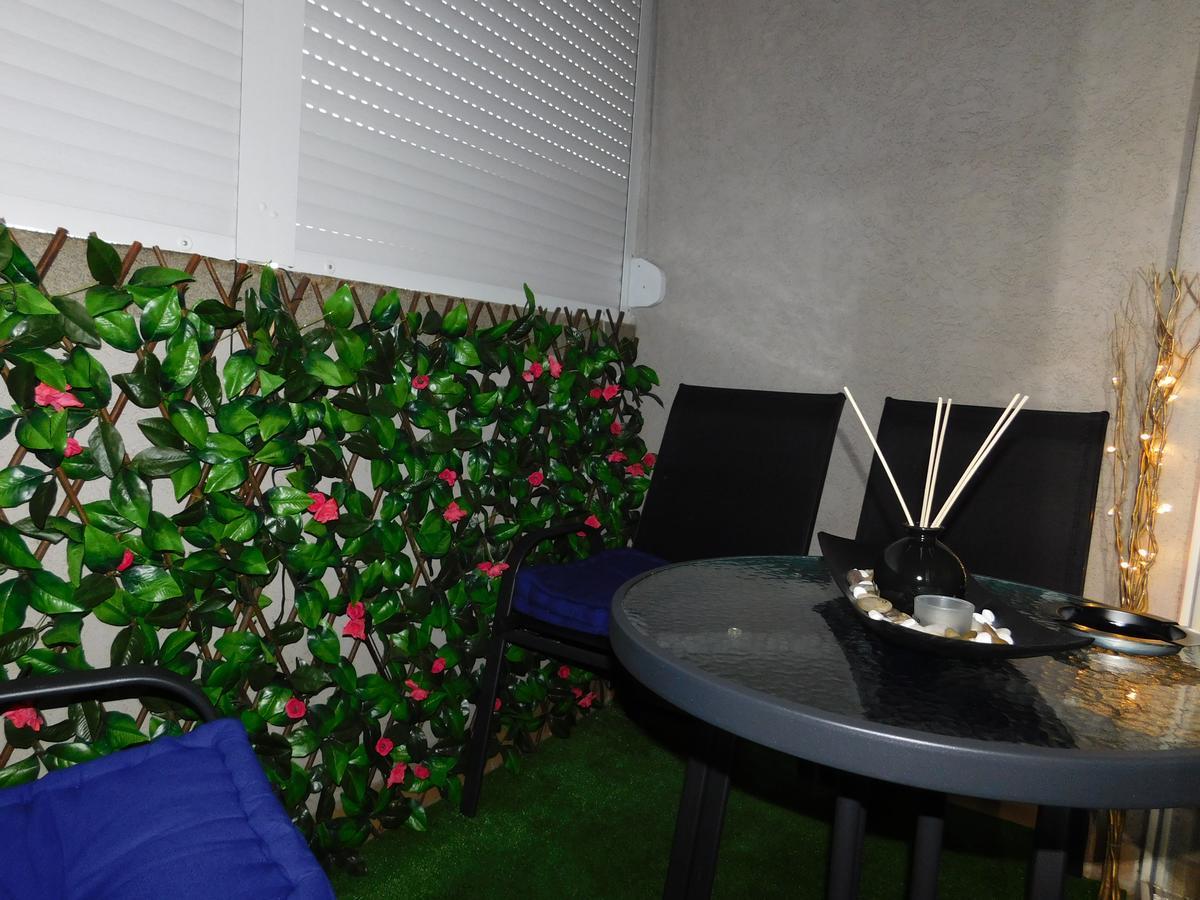 Velvet Lux Apartman Ni Kültér fotó
