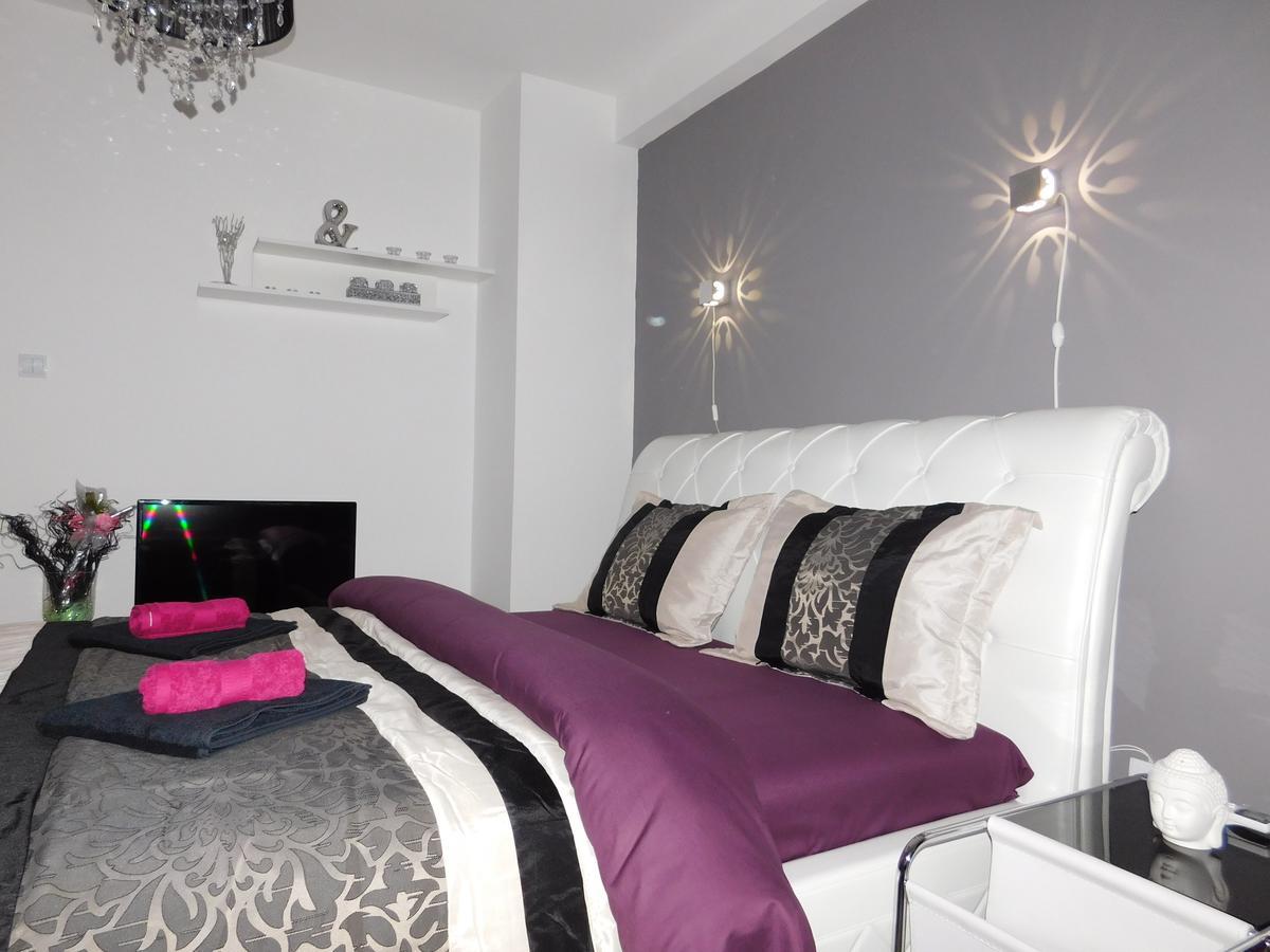 Velvet Lux Apartman Ni Kültér fotó